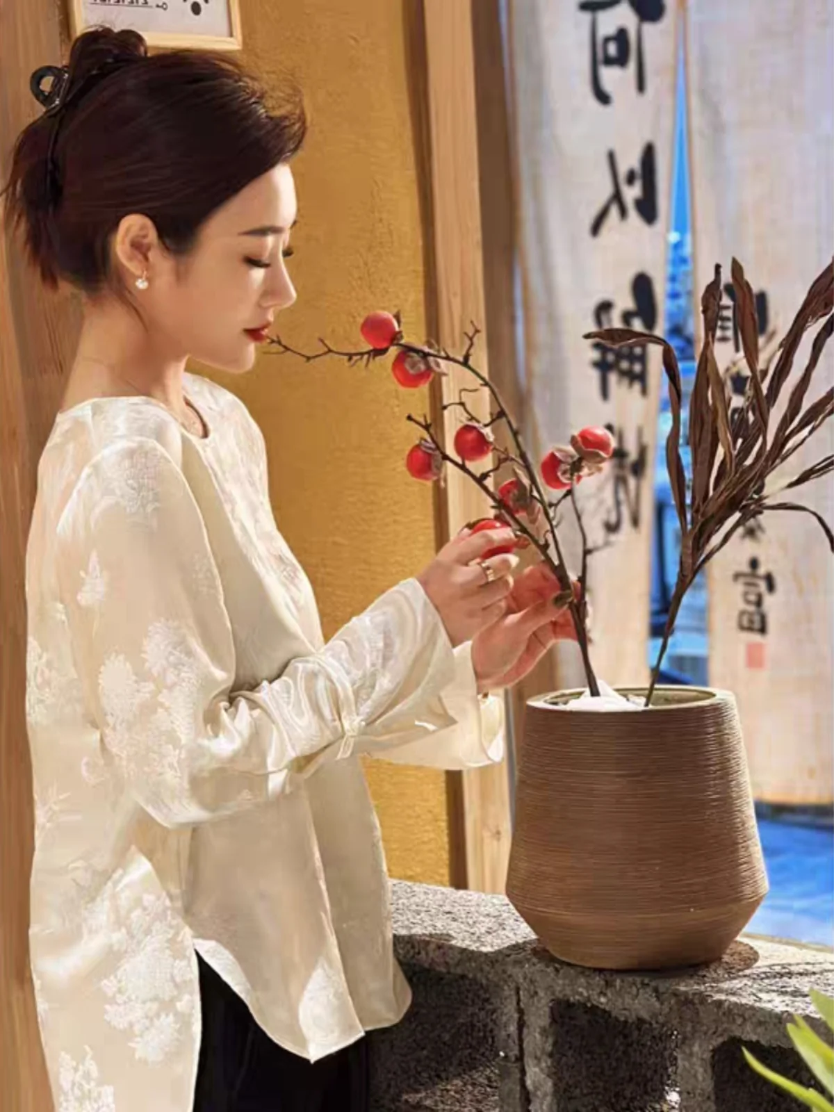 

Ele китайский атласный костюм Irt для женщин весна-лето легкий роскошный дизайн Sensation дзен-тан костюм топ