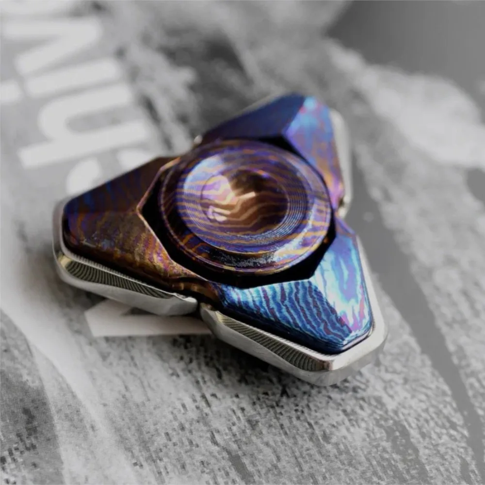 S-ONE SUAN Q-S EDC Fidget Spinner Giroscopio per unghie aperte Fidget Spinner a tre pale Giocattolo Fidget in metallo Accessori da scrivania