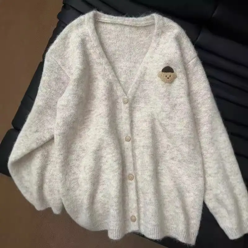

Мягкий вязаный кардиган в корейском стиле, женский осенний новый свободный однобортный повседневный однотонный свитер с v-образным вырезом и вышивкой милого медведя