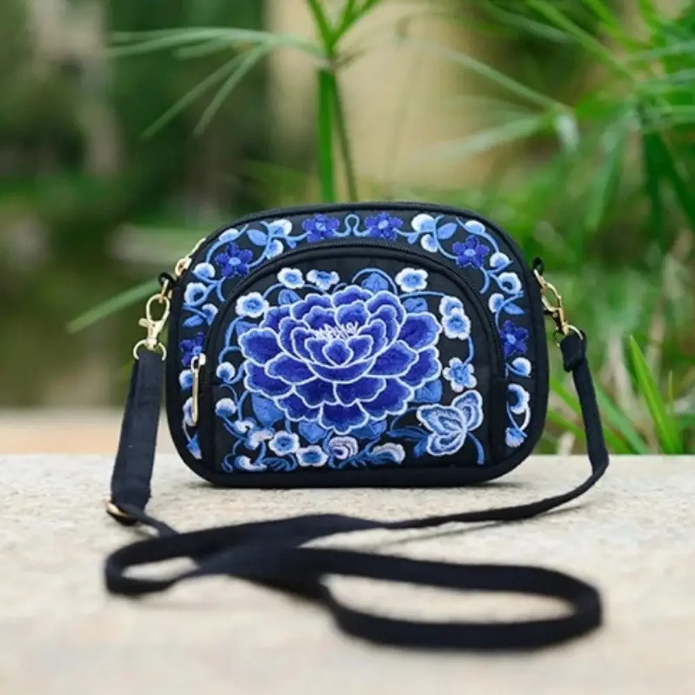 Vintage Floral Embroidered Women Shoulder Bag Zipper Ethnic Style Travel Pouch Cotton Mobile Phone Bag Crossbody Bag