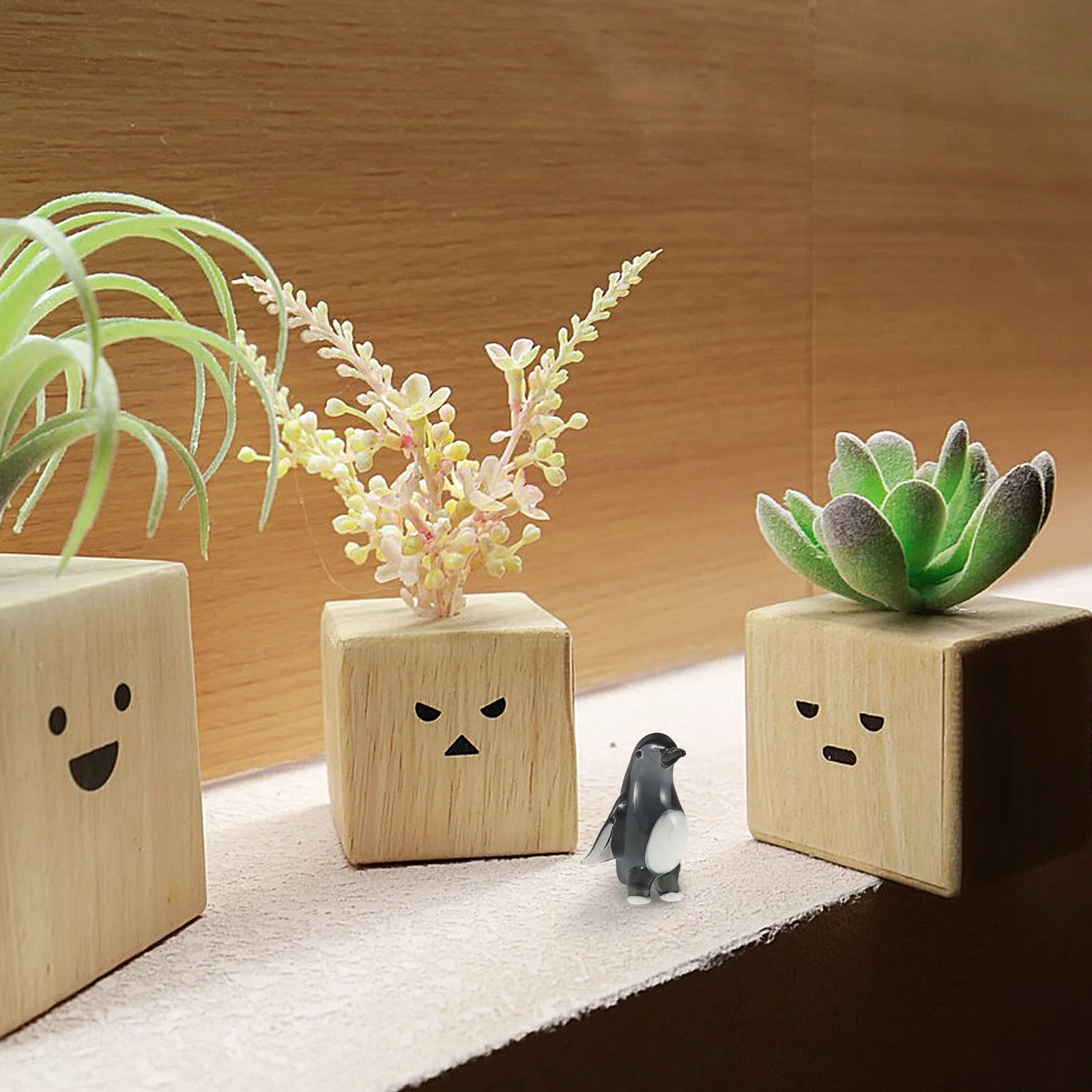 

Crystal Penguin Small Size Cute Cartoon Animal Mini Statue Decorative Centerpiece For Home Office Desk Table Gift Decoration