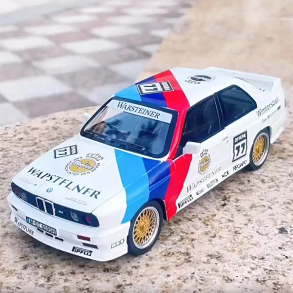

1:24 Alloy Diecast M3 760Li Toys Model Miniature Cars Rubber Tires with Light Sound Wheels Turned Vehicles for Child Adult Gifts