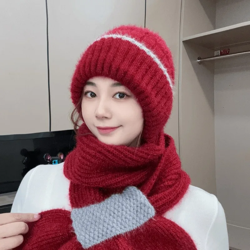 protecao-auditiva-para-mulheres-gorro-e-cachecol-tricotados-integrados-com-design-protetor-e-aquecedor-para-uso-em-outono-e-inverno