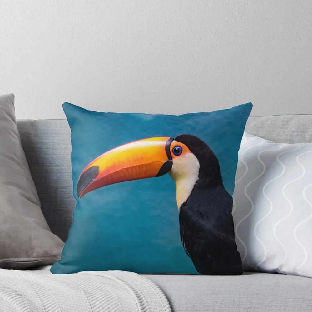 Portrait of a Toucan on a Branch Throw Pillow Pillow Covers Decorative Pillowcases Bed Cushions Sofa Cover pillow