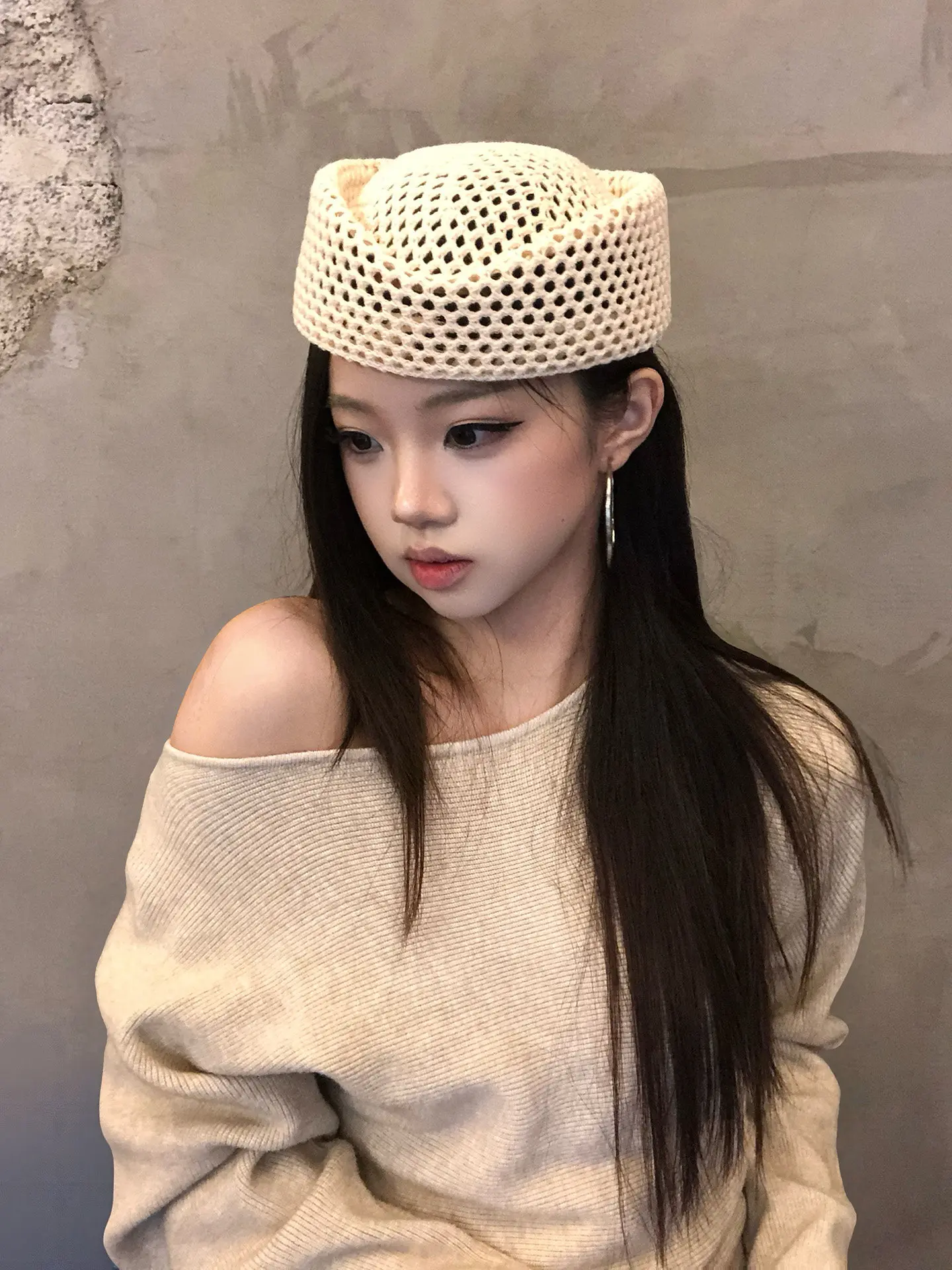Neuer französischer eleganter Mesh-Hohlmützenhut für Damen, Sommer- und Herbstmodell, atmungsaktiv, temperamentvoll, modische Baskenmütze. – Detail 2