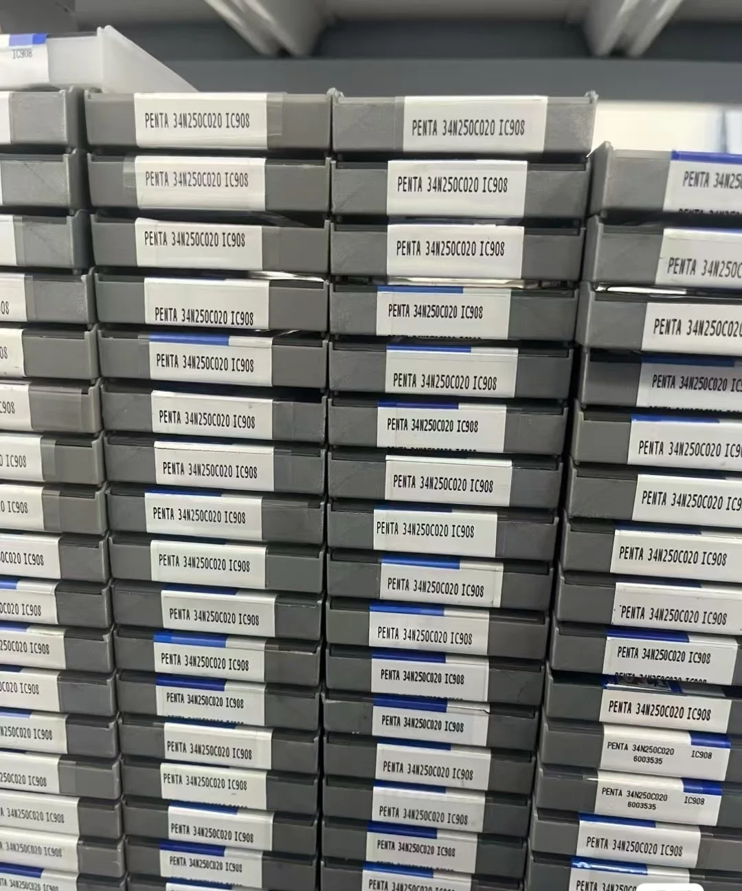 

Hard alloy cutting blades GIP5.00E-0.40 IC908