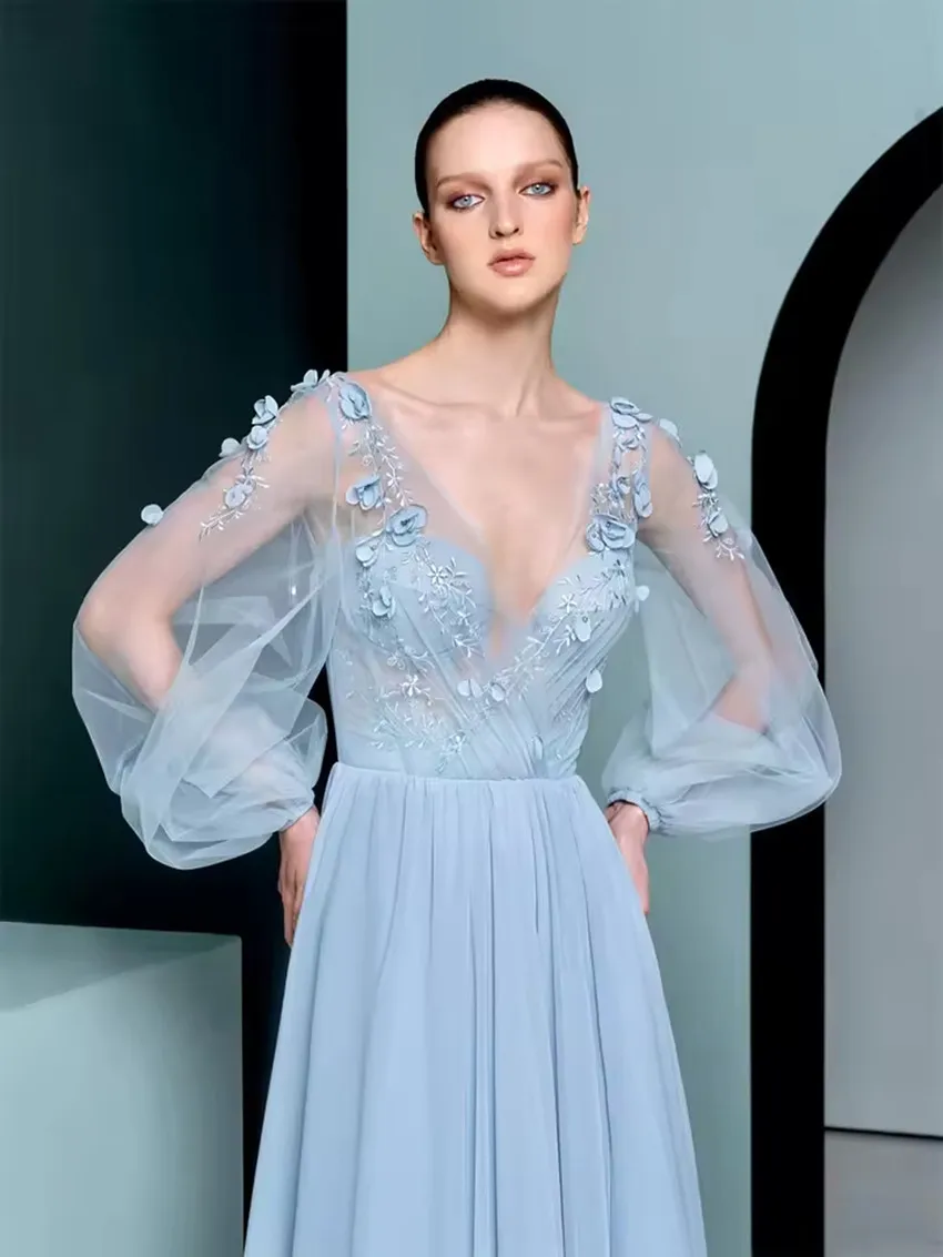 Maßgeschneidertes, elegantes Ballkleid mit V-Ausschnitt, flauschig, langärmelig, 3D-Blume, Hochzeitskleid, A-Linie, Tüll, bodenlang, formeller Abend