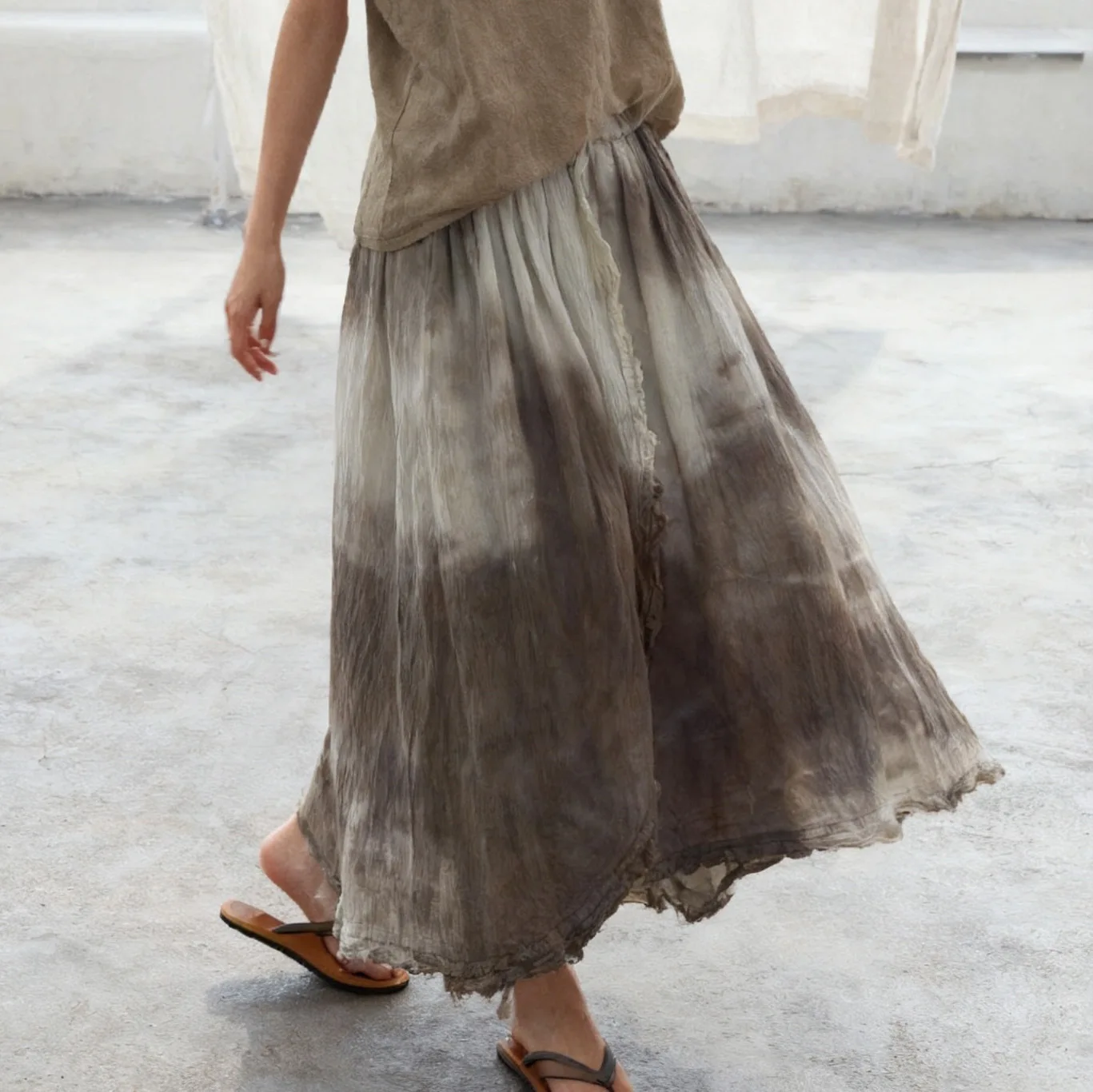 Tie-dye gray coffee
