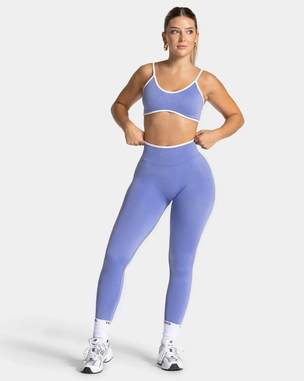 Women's Sports Bra Solace Strappy Seamless — Seamless