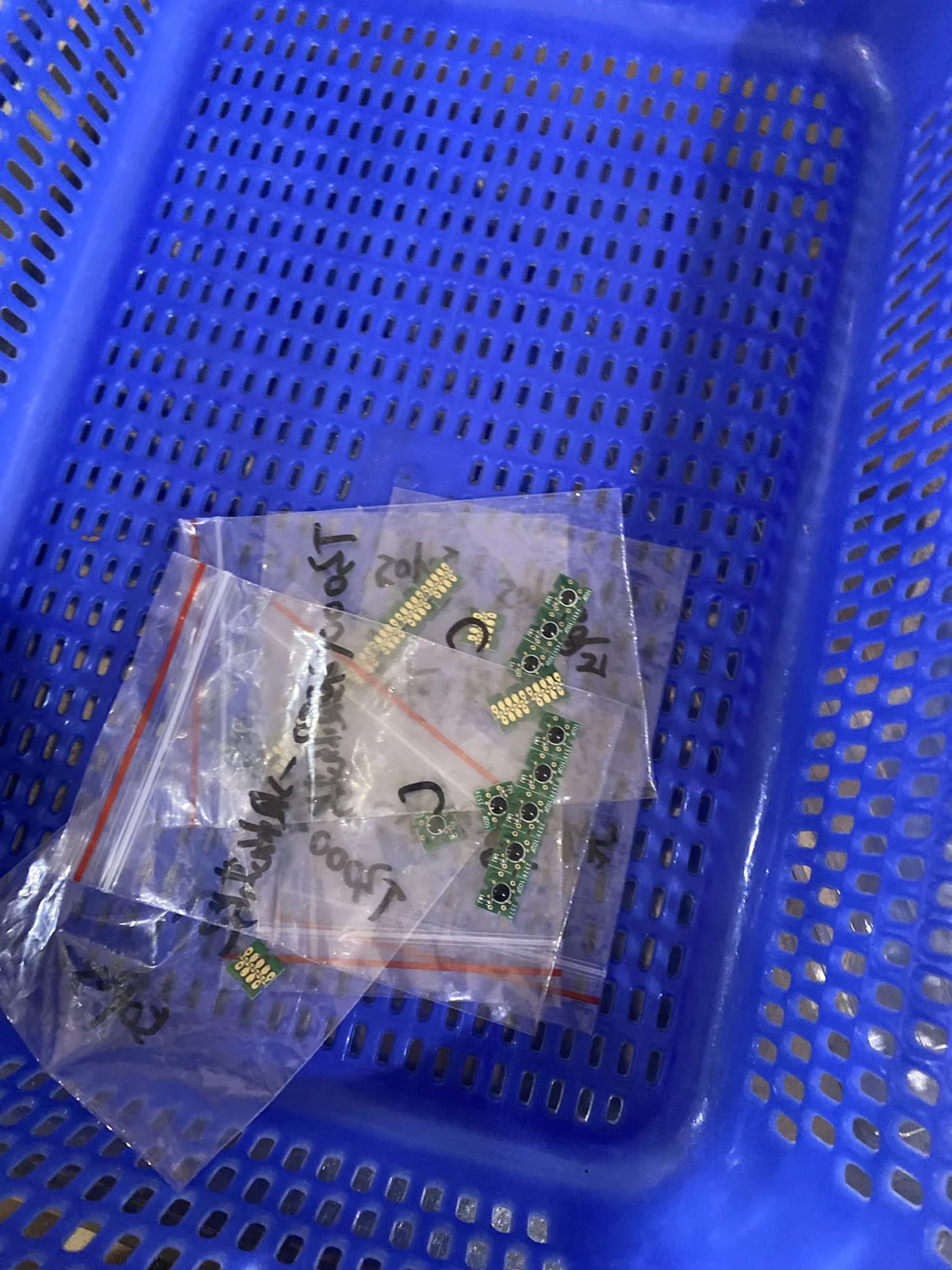 

T6941-T6945 Cartridge Chip For Epson SureColor T3000 T5000 T7000 T3070 T5070 T7070 T3200 T5200 T7200 T3270 T5270 T7270 Printer