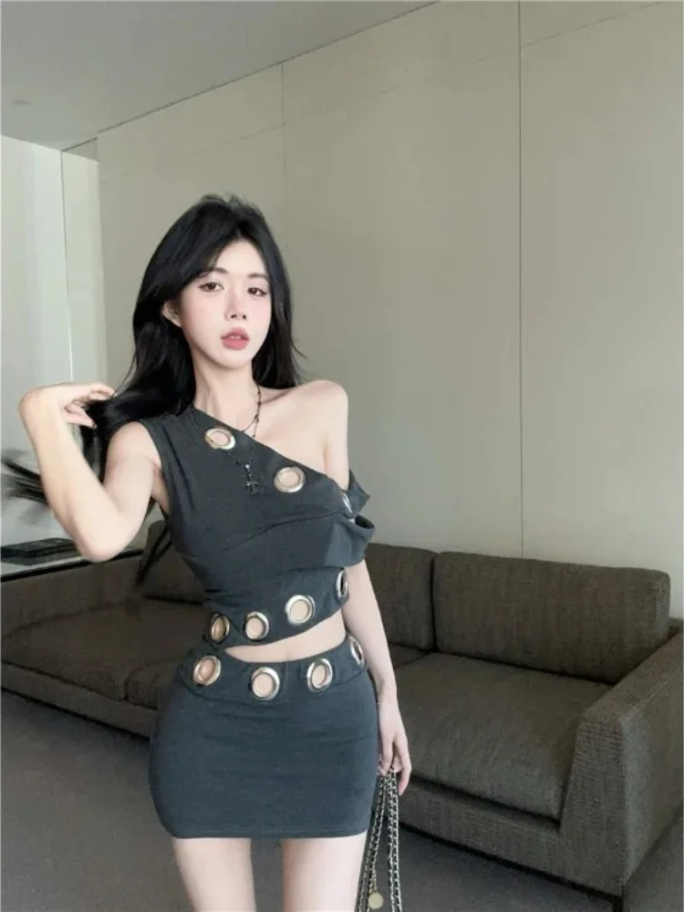 Robe Camisole à col incliné américain pour femmes, Sexy, taille fine, moulante, nouvelle collection été 2025, assortie avec tout