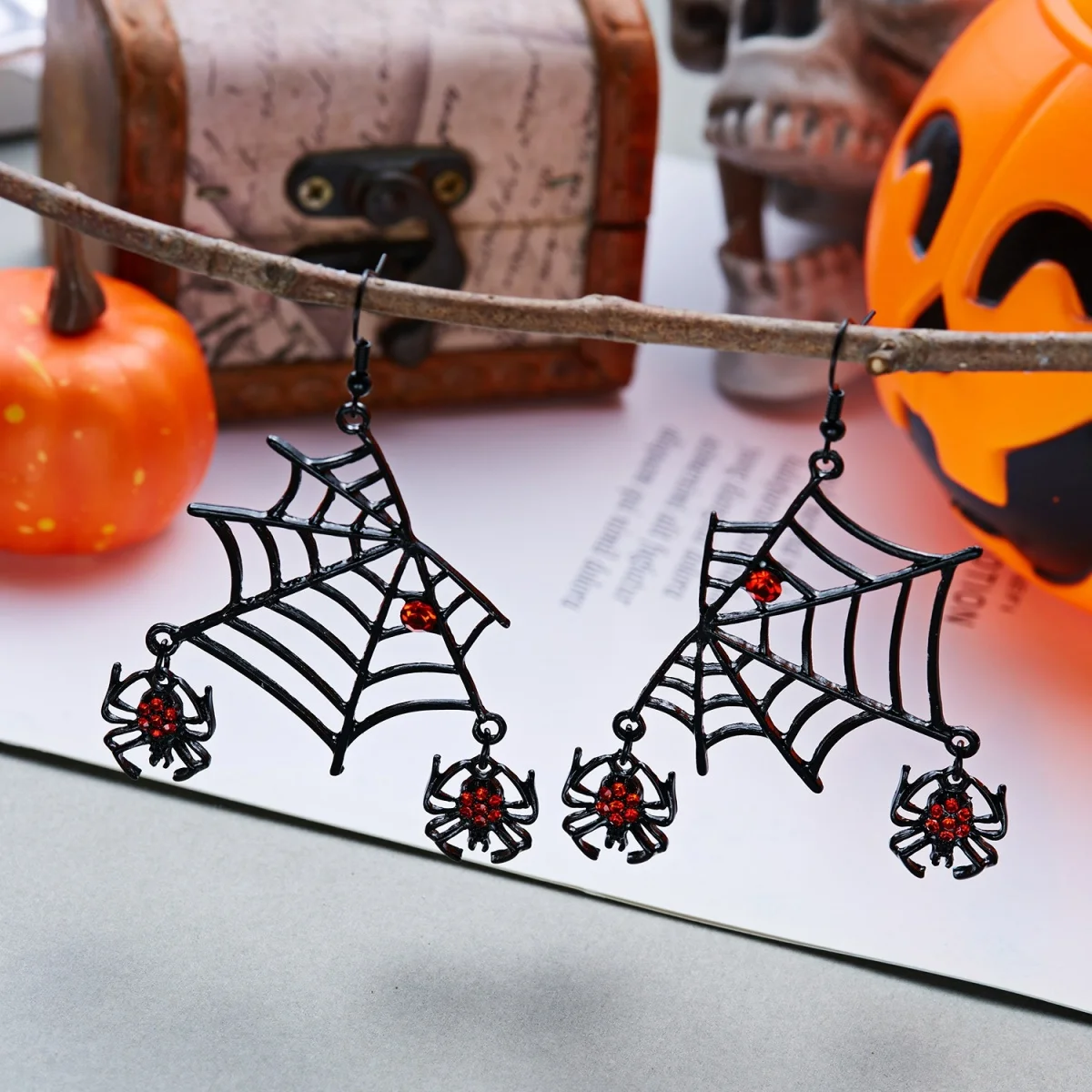 Dunkelschwarze Halloween-Spinnennetz-Ketten-Quasten-Ohrringe für Damen, Cosplay-Party, Insekten-Spinnennetz-Ohrringe, Gothic-Schmuck – Detail 25