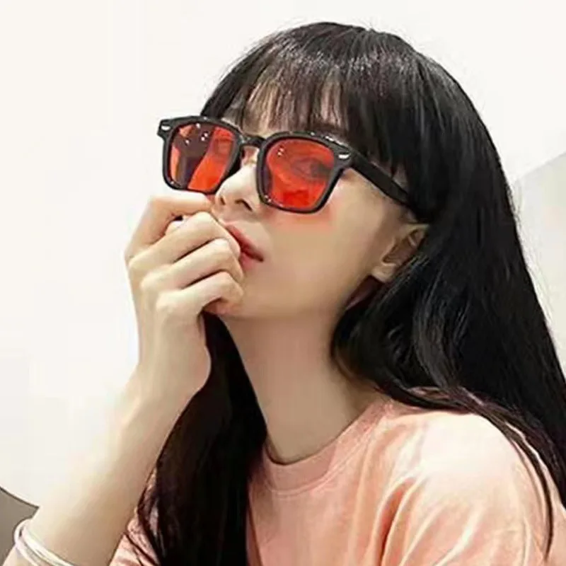 Retro Sunglasses, Fashionable And Individual, With Square Frames And Rhinestone Details 6608