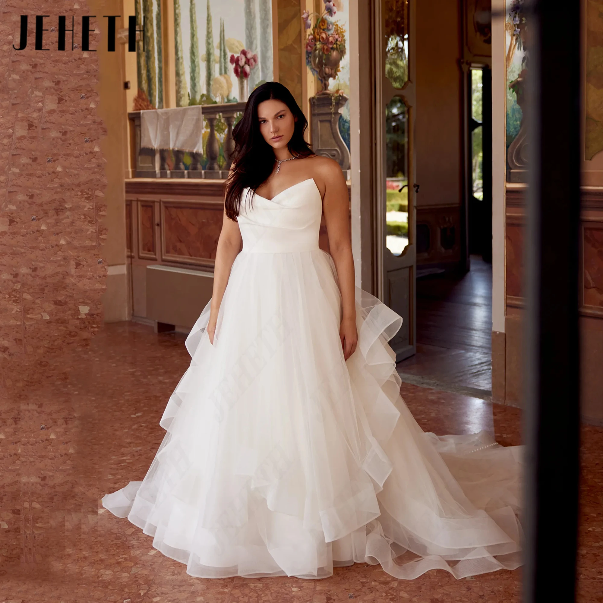 JEHETH Strapless Personalized Sleeveless Bohemian Wedding Dress Simple Plain A-Line Bridal Gowns Court Train Tulle Bride Dresses
