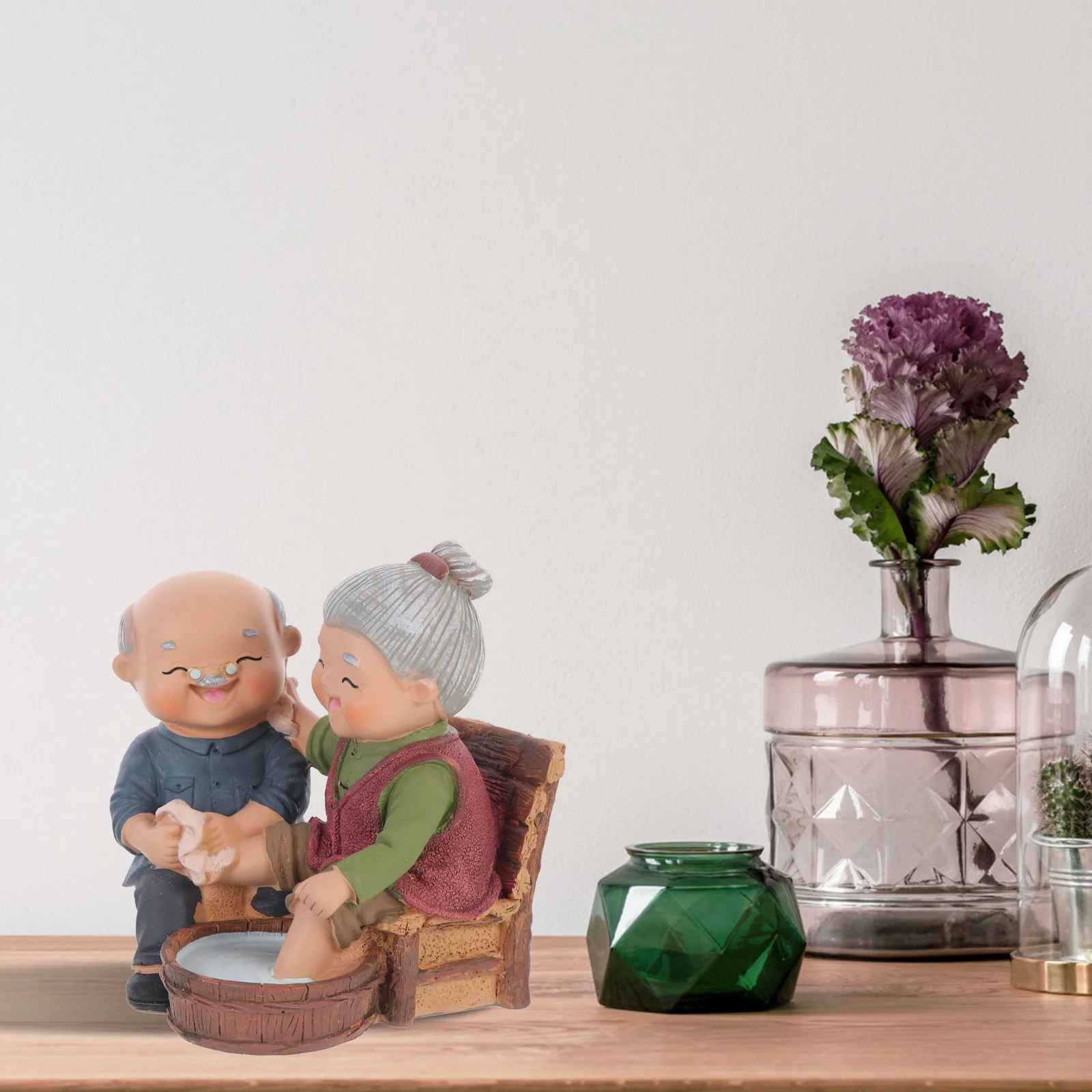 

Resin Old Couple Figurines Beautiful Adornment Home Decoration Lightweight Craft Wedding Souvenir Old Couple Figurines