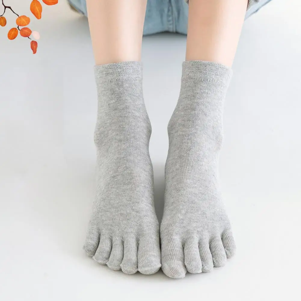 Women Socks 1 Pair Chic Solid Color Non-Slip  No Odor Five-finger Socks for Daily Wear