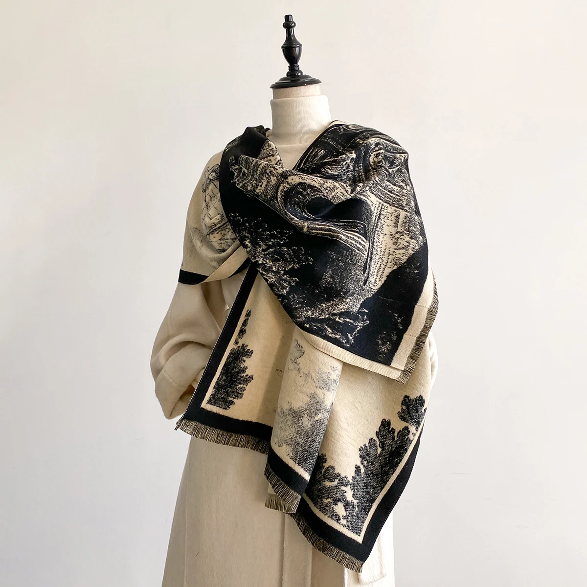 

Elegant and Ultra Soft Windproof Imitation Cashmere Scarf A Versatile Autumn and Winter Shawl or Blanket Suitable for All Seaso