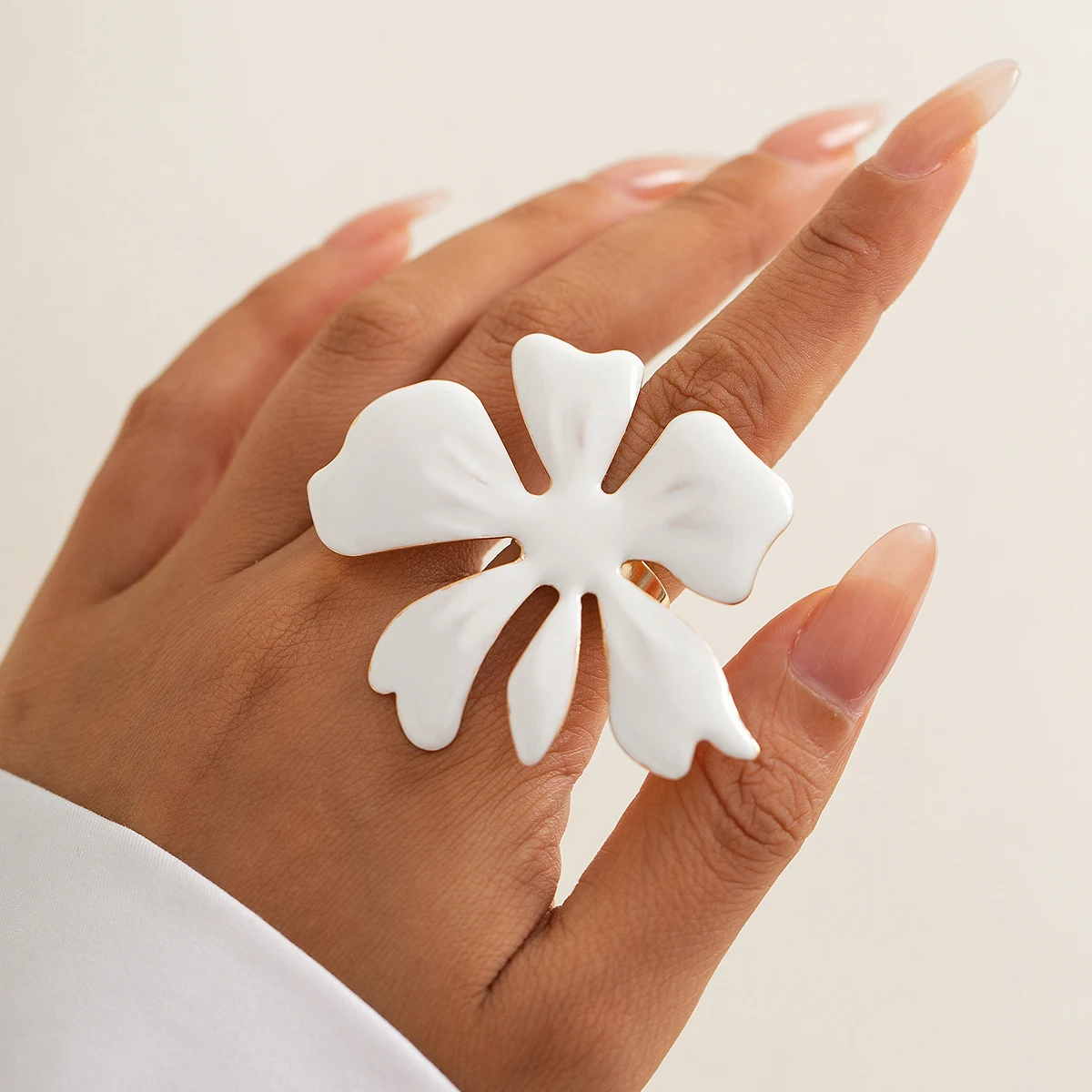 Ingemark 6 Styles Creative White Dripping Oil Irregular Adjustable Rings for Women Romantic Leaves Flower Rings Wed Accessories