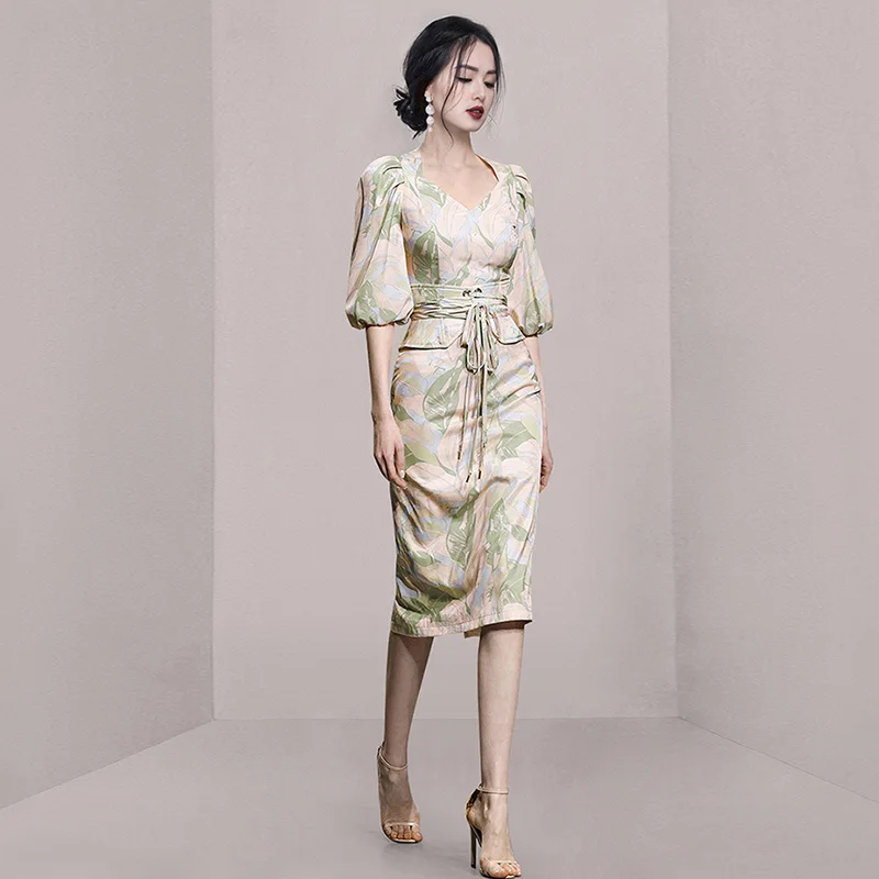 

Летний модный комплект 2023: топ с квадратным вырезом и рукавами-фонариками, юбка с высокой талией и поясом, принтованный комплект из двух предметов, элегантный женский ансамбль