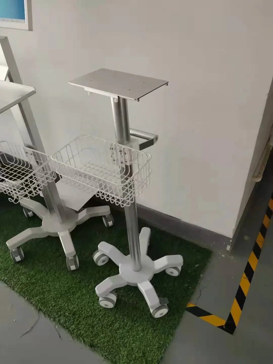 New arrival  Cheap Stainless Steel Medical Instrument Tablet  monitors Trolley cart With Baskets For Hospital Clinic ICU