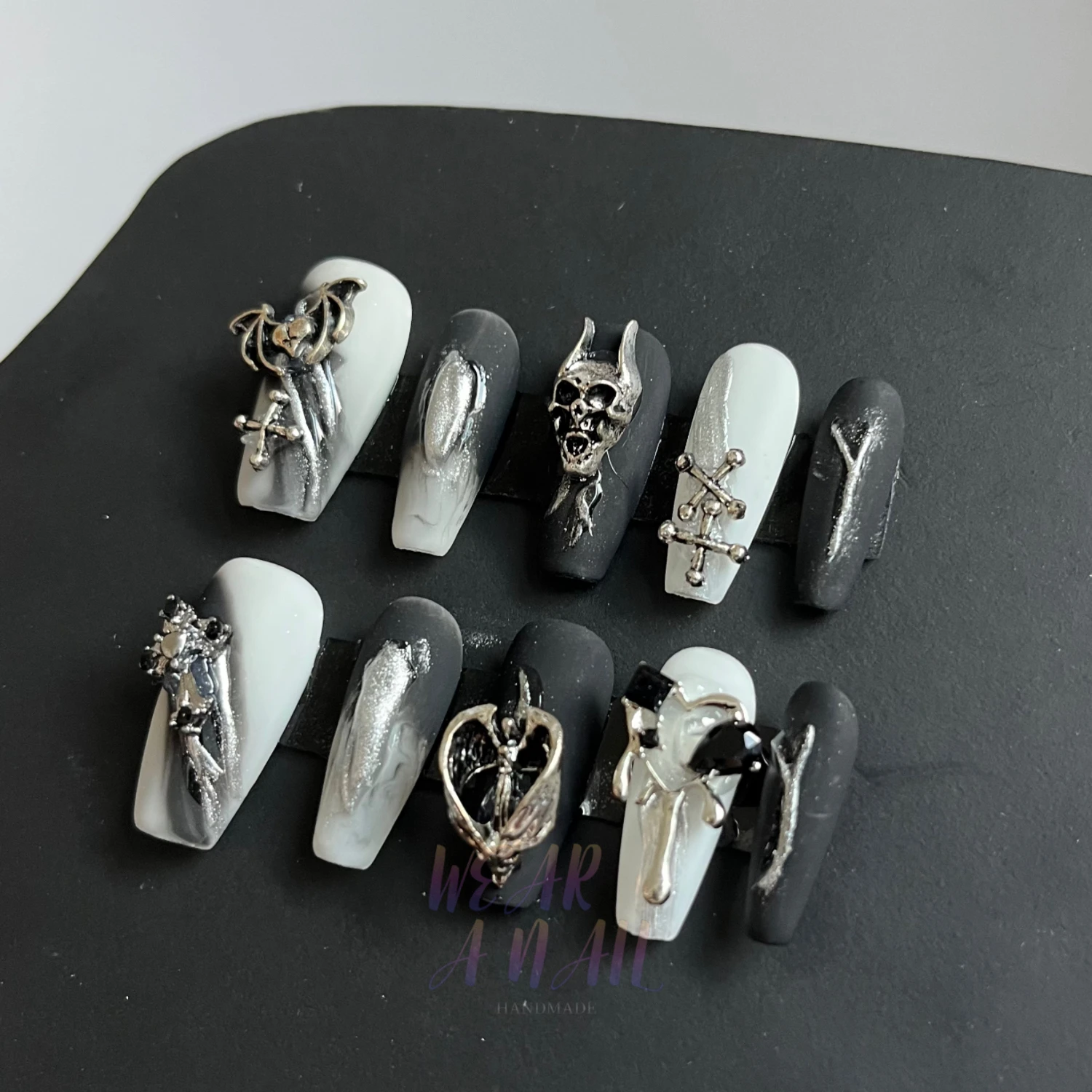 10 Stück handgemachte gefrostete Luxus dunkle Presse auf Nägeln schwarz Goth Charms lange falsche Nägel y2k Pressons volle Abdeckung tragbare Nagels pitzen