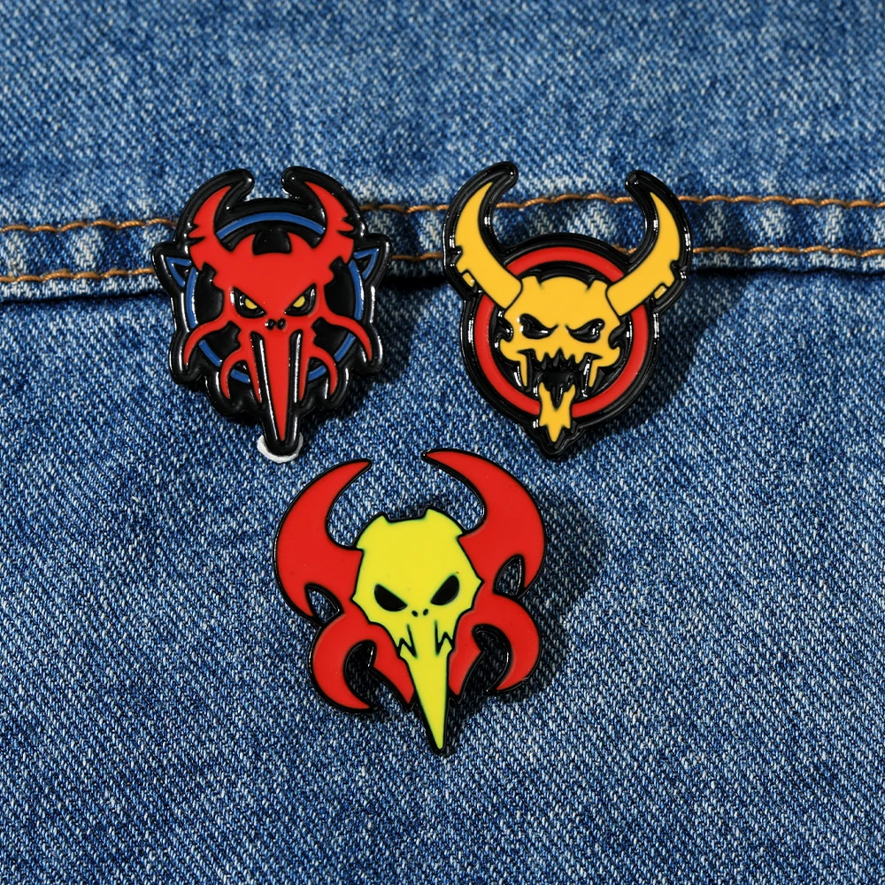 Punk Animal Head Skull Design Enamel Brooches Red Yellow Colors Bull Bird Beak Skeleton Pins Halloween Badge