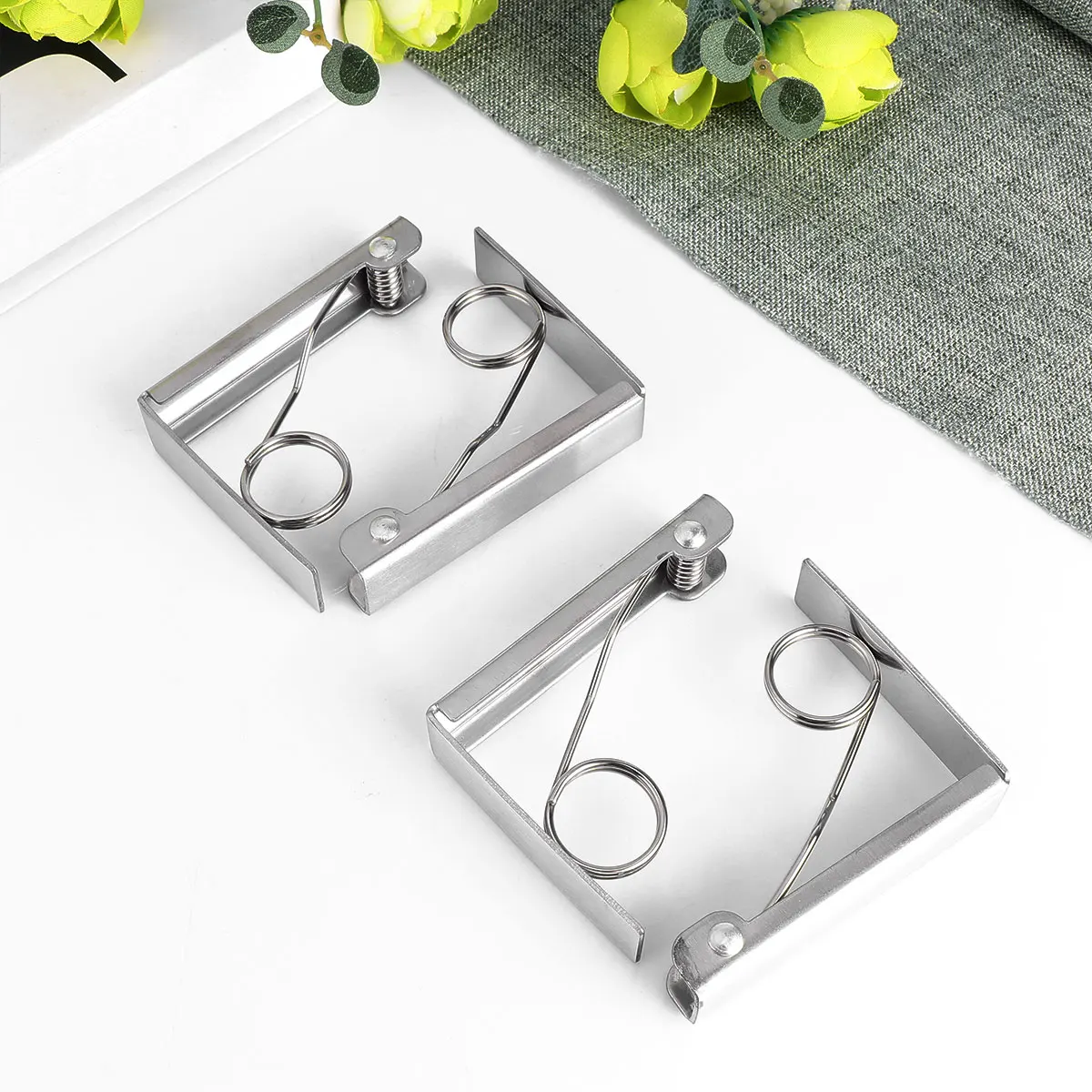 

4pcs Stainless Steel Tablecloth Clips Windproof Heavy Duty Large Diameter Table Skirt Clamps For Home Restaurant Wedding