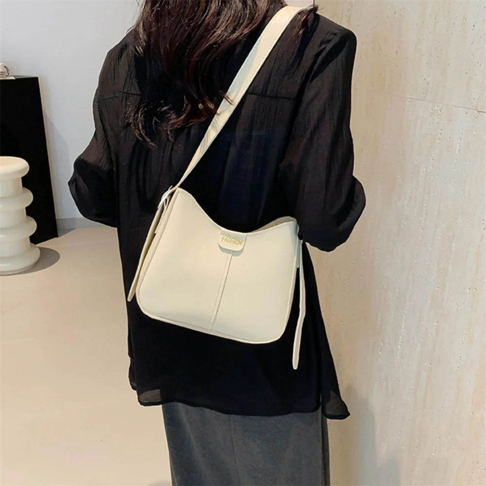 2024 New Casual Large Capacity Western Fashion Crossbody Bag Women's Single Shoulder Solid Color Simple Bucket Bag