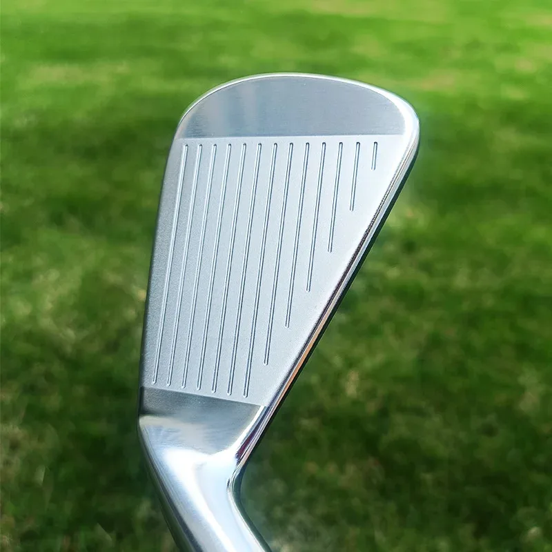 Club KM700 Iron S20C Juego forjado de acero al carbono suave 4-P 7PCS hierros y palos