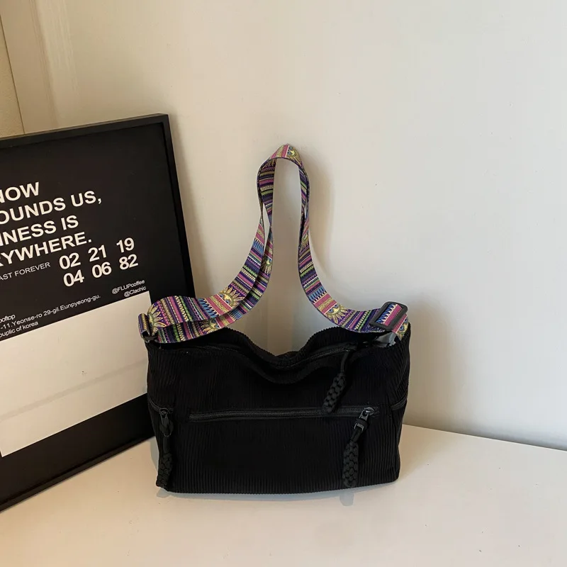 

New Fashion Corduroy Shoulder Bag Large Capacity Crossbody Bag for Women Students Versatile and Large Capacity Storage Bags