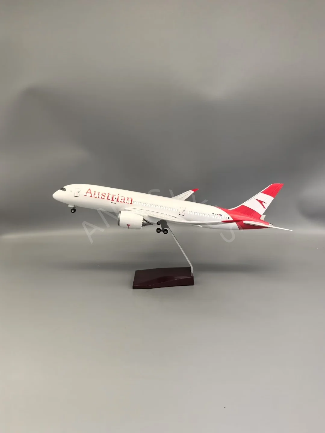 1:130 مقياس الطائرات بوينغ 787 B787 النمساوية دريملاينر دييكاست نموذج طائرة الراتنج مصغرة تحصيل الطائرات