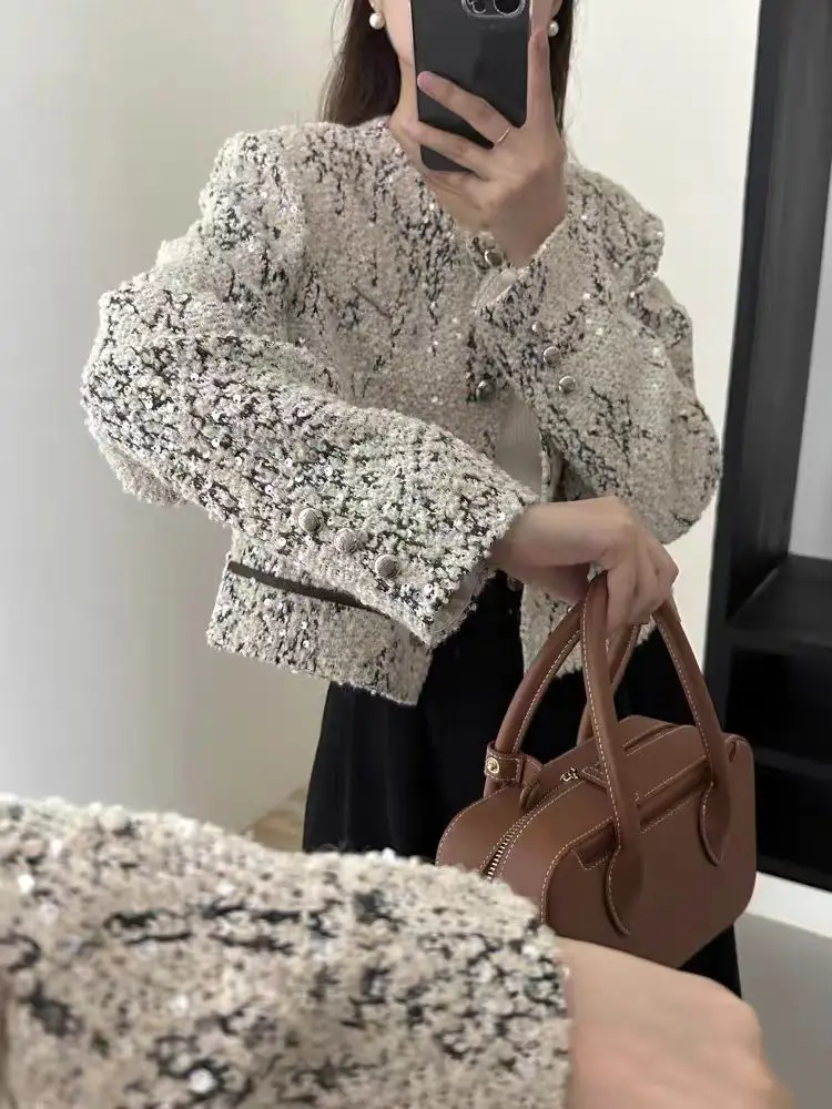 

Весна 2025 г., элегантный короткий пиджак с пайетками для женщин, шикарный твидовый пиджак во французском стиле с элитным женским эстетическим дизайном