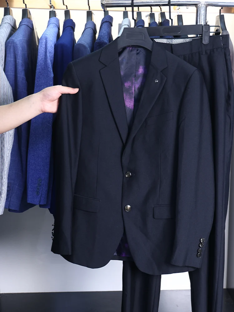 

Удобный и стильный мужской костюм для весны и осени: простой, с отложным воротником, молодежный, деловой, повседневный, приталенный крой