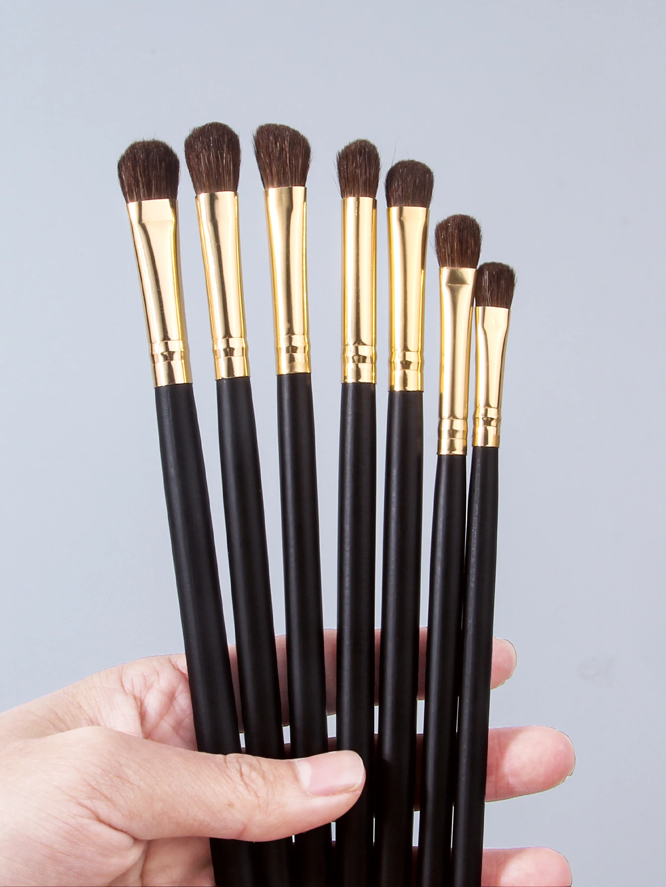 แปรงอายแชโดว์ด้ามไม้ 7 ชิ้น, แปรงเขียนคิ้ว, แปรงทาอายแชโดว์, แปรงแต่งหน้าดวงตา + กระเป๋าเก็บของแบบพกพาความจุขนาดใหญ่