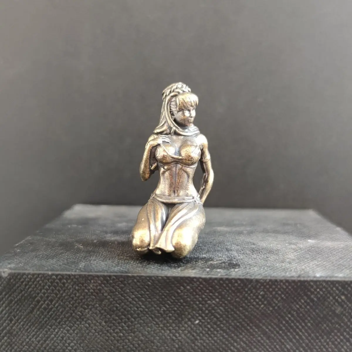 ​​Copper Miniature Elicna Kneeling Figurine - Anime Decorative Statue, Tiny Fantasy Girl Collectible for Desk/Home Decor