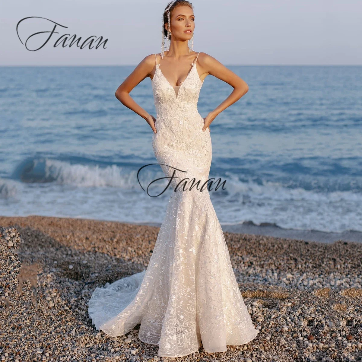 

2022 New Design V-Neck Wedding Dresses With Detachable Train Applique Lace Mermaid Bride Spaghetiti Straps Gown