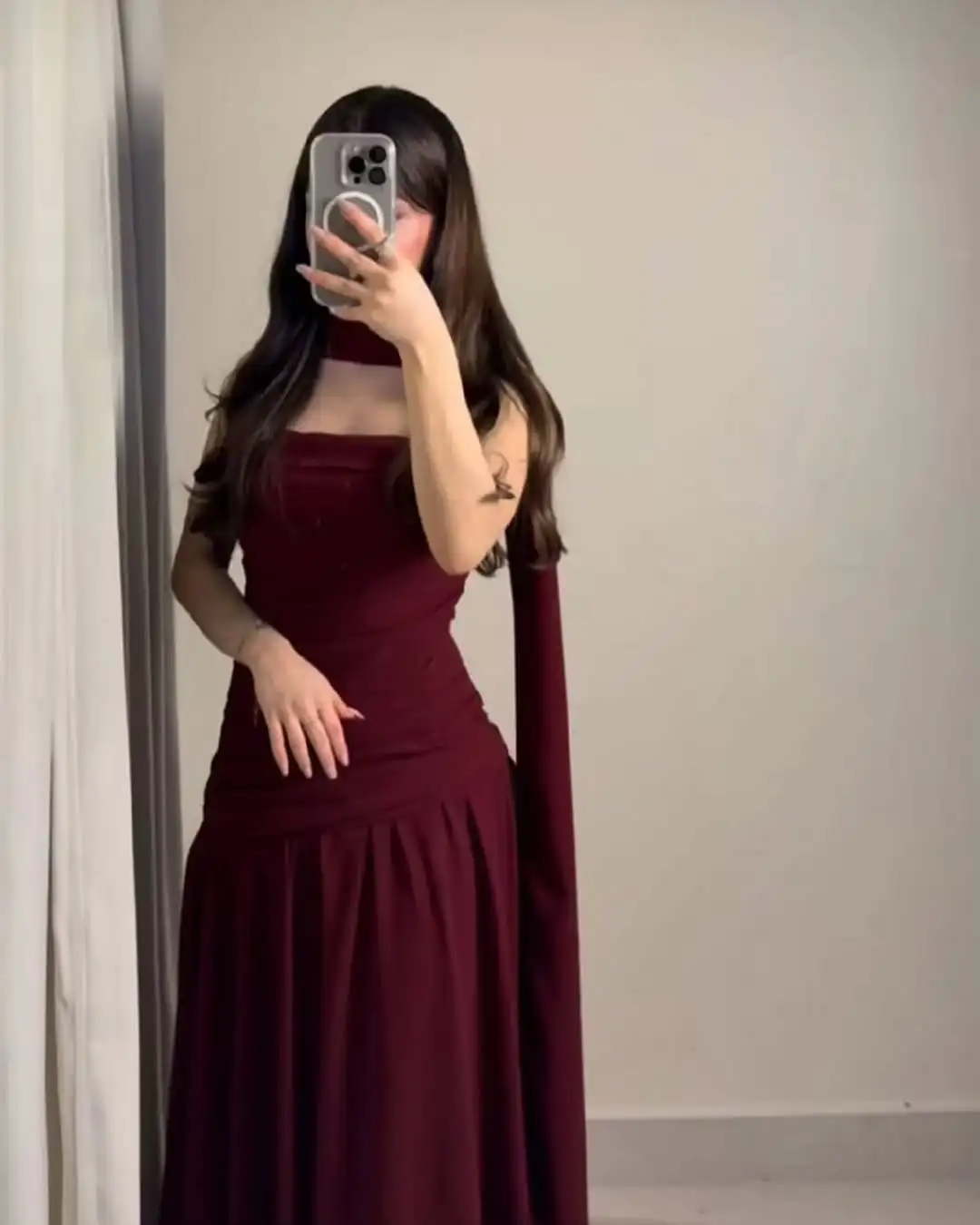 MD Elegante abito da sera bordeaux senza spalline Sciarpa senza maniche arabo saudita Abito da ballo lungo fino al pavimento Abito da festa personalizzato 2025