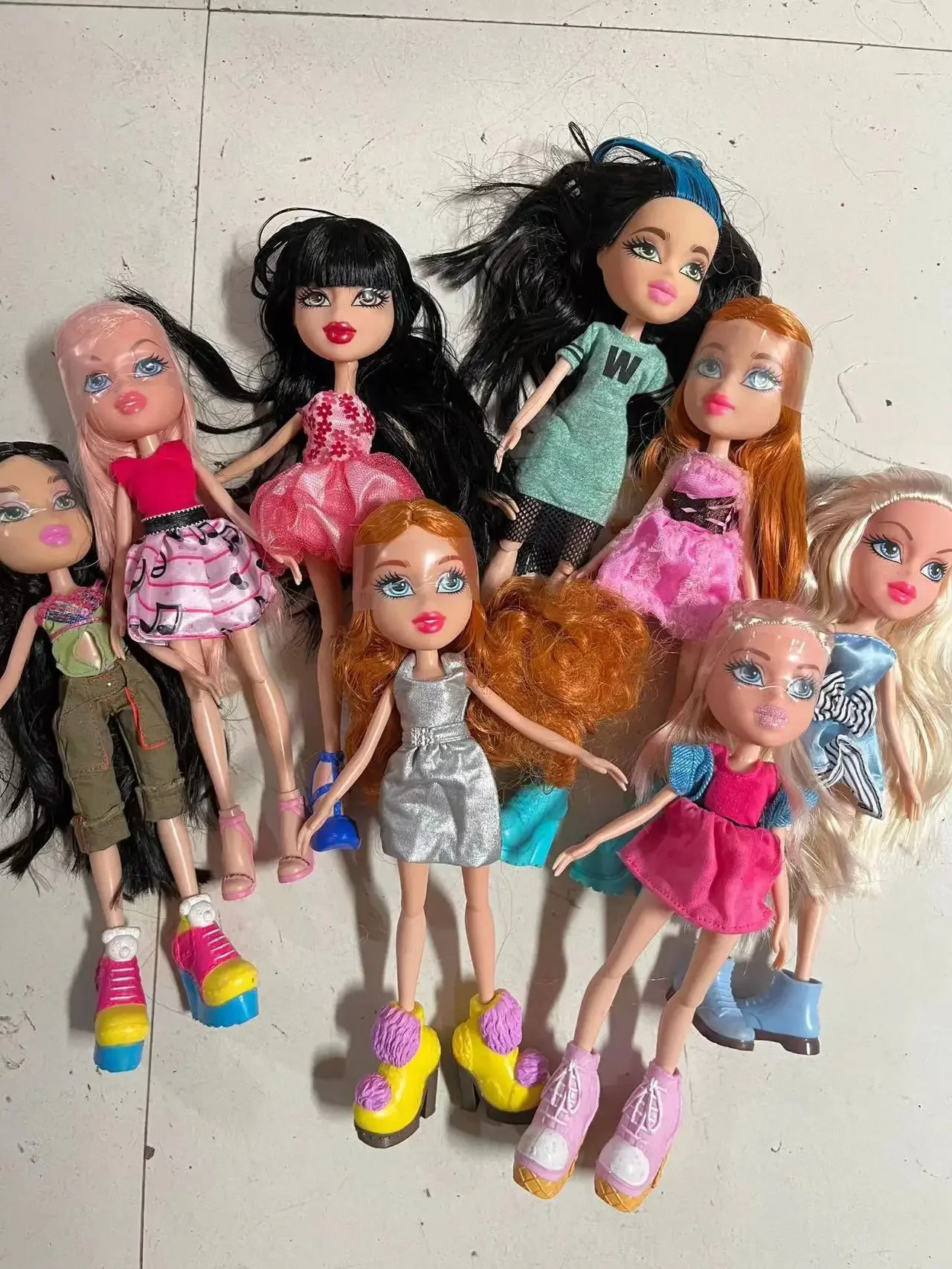 

1 шт. случайный корабль куклы девушка братциллаз модные волосы BratzDoll красивая кукла с одеждой 1/7 лучший подарок