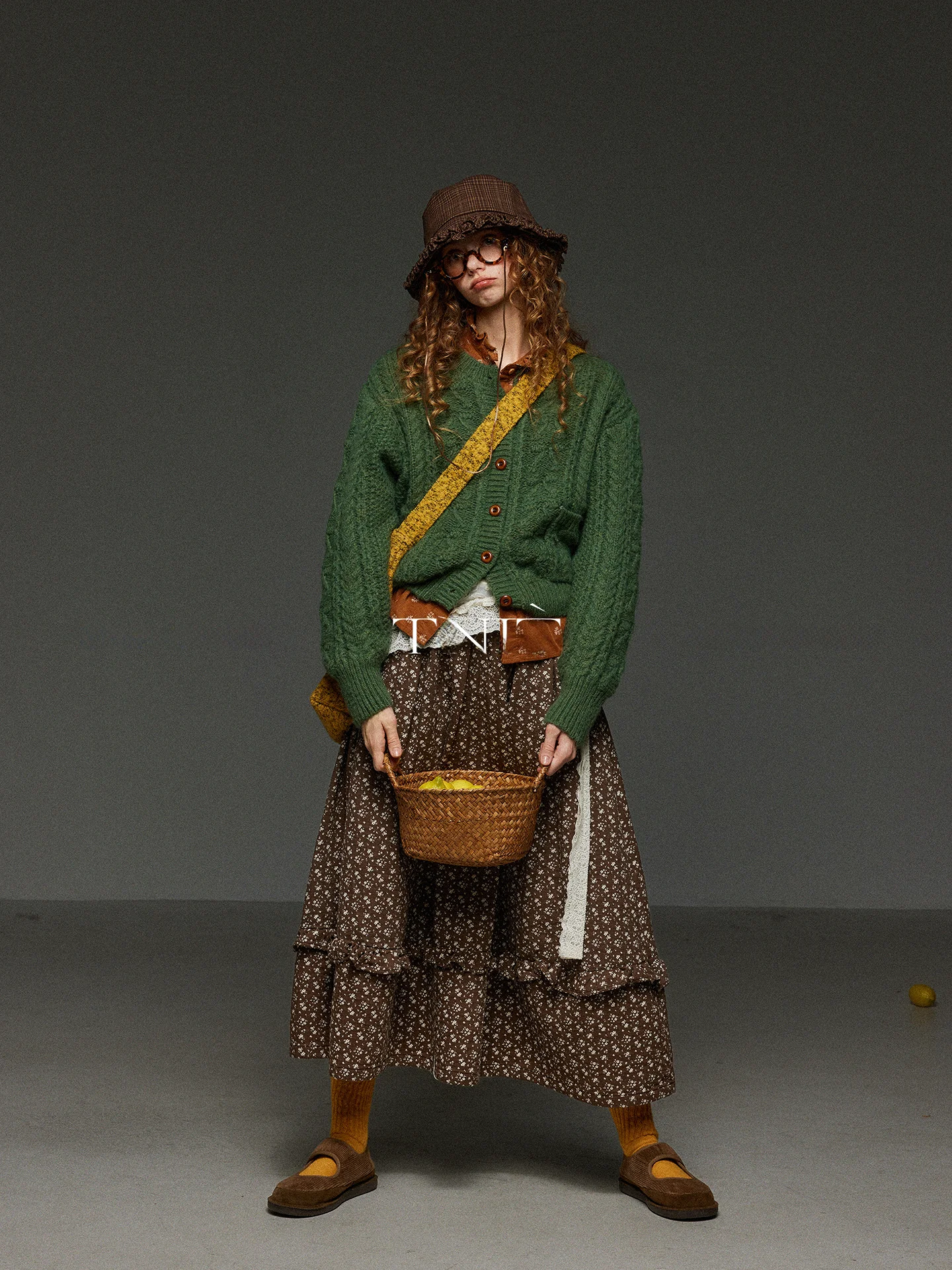 

Женский осенне-зимний мягкий свободный универсальный вязаный кардиган TNIT Retro Lazy из утолщенного твила с двойными карманами