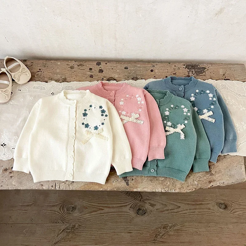 2026 ربيع جديد طفل رضيع الحياكة سترة الرضع طفل الفتيات الحياكة سترة طويلة الأكمام الأزهار التطريز سترة معطف