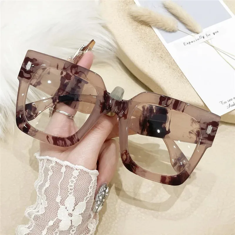 Extra-large square frame anti-blue light glasses, a fashionable and trendy leopard print color item, flat light glasses