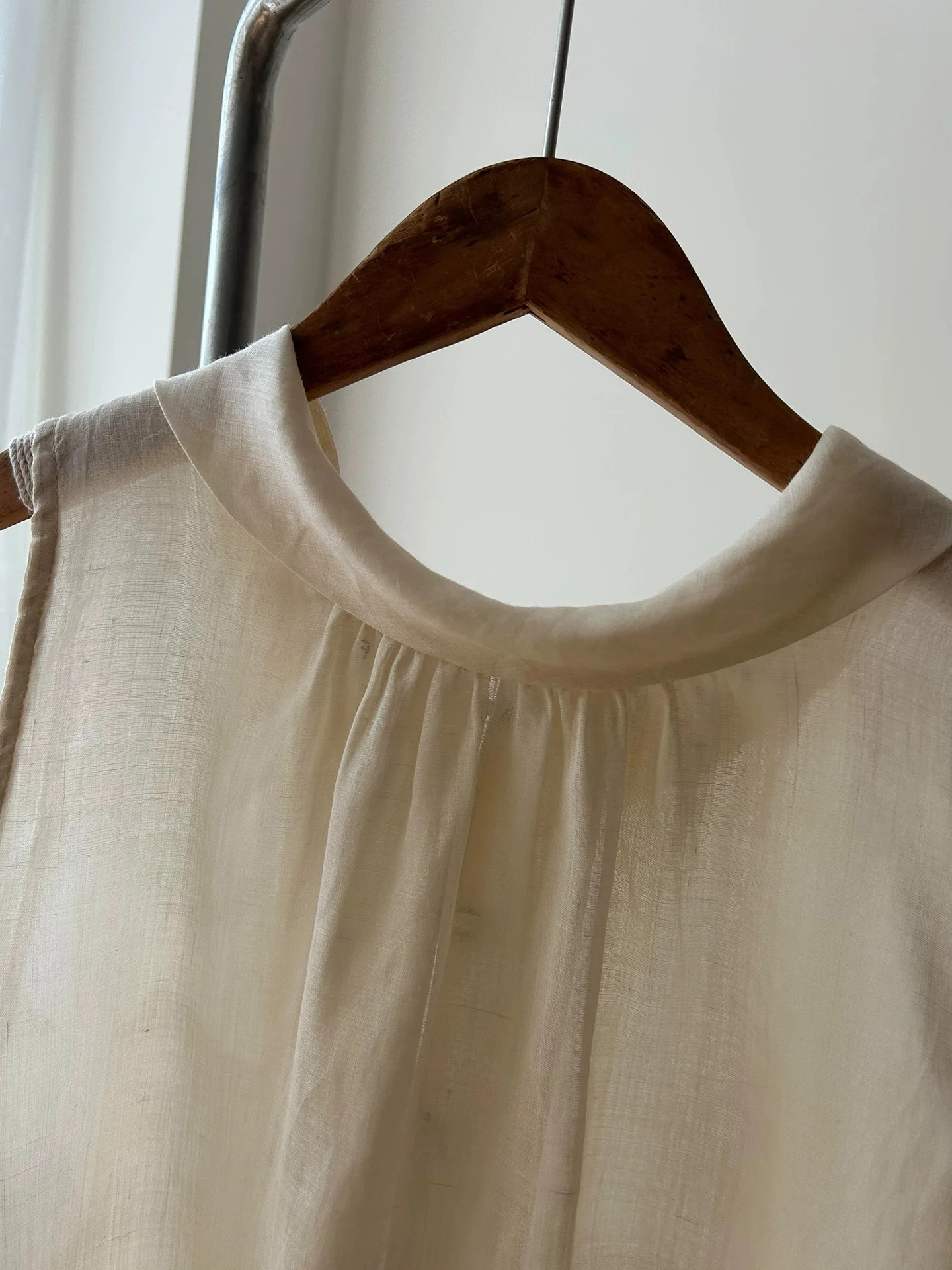 Csa Sem Mangas Casual Solta em Cor Sólida para Mulheres, Design de Verão com Ombros à Mostra, Estilo de Trabalho, Versão C...