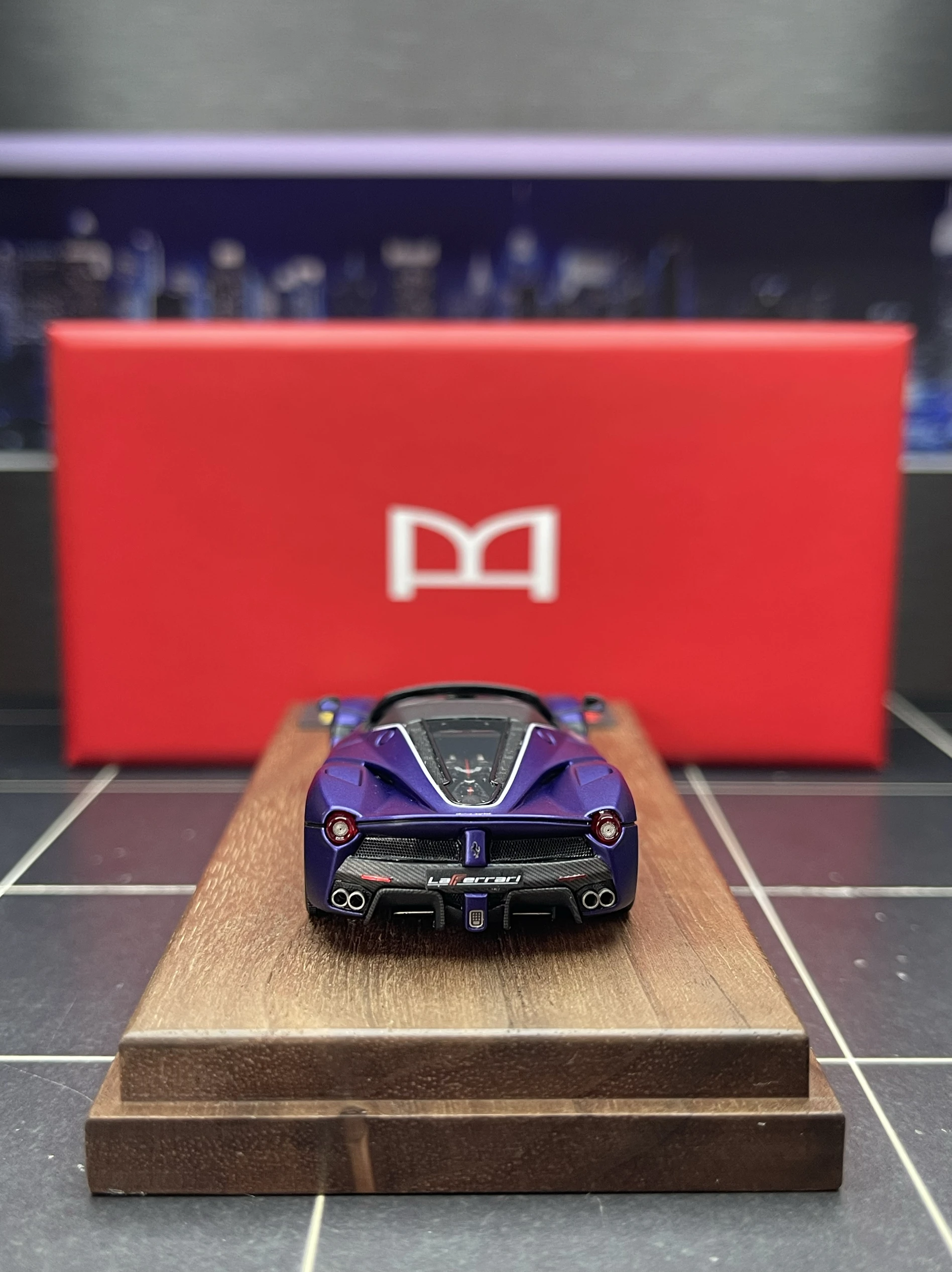 Diecast DMH Scala 1:64 Ferrari Rafale Resina Edizione Limitata Modello di Auto Giocattolo Da Collezione Regalo Souvenir Display Ornamento