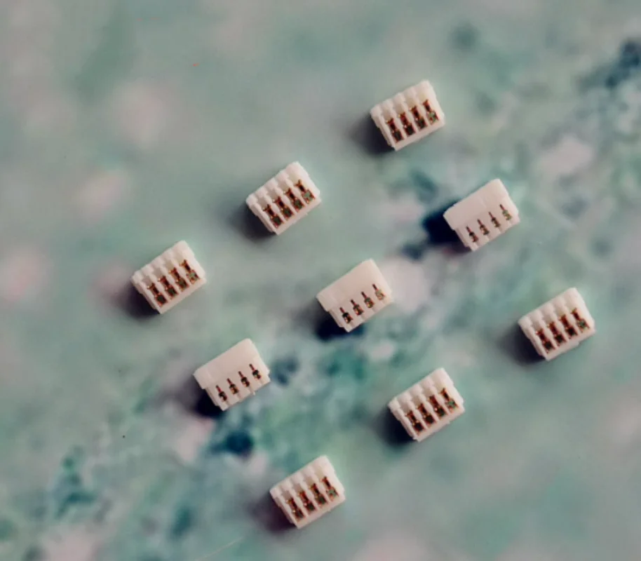 

100pcs 04SUR-32S 04SUR-36L 0.8 Piercing IDC Shell Gold Plated 4P connector