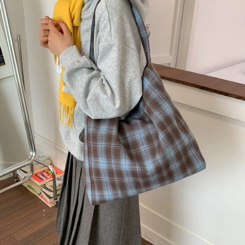 

Stylish Practical Diaper Bag One Shoulder Mom Dry Cleaner Trip Baby Care Exquisite Sleek Sophisticated Elegant Functional