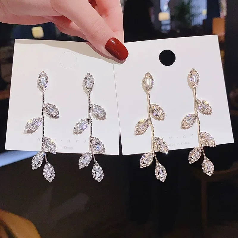 Trend Korea Crystal Leaf Shape Dangle Earrings Women New Shiny Long Earrings Female Jewelry 2023 Custom Jewelry