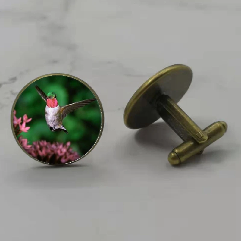 Lovely Birds Vintage Cufflinks Women\'s Glass Capolon Dome Art Picture Cufflinks Suit Carved Animal Jewelry