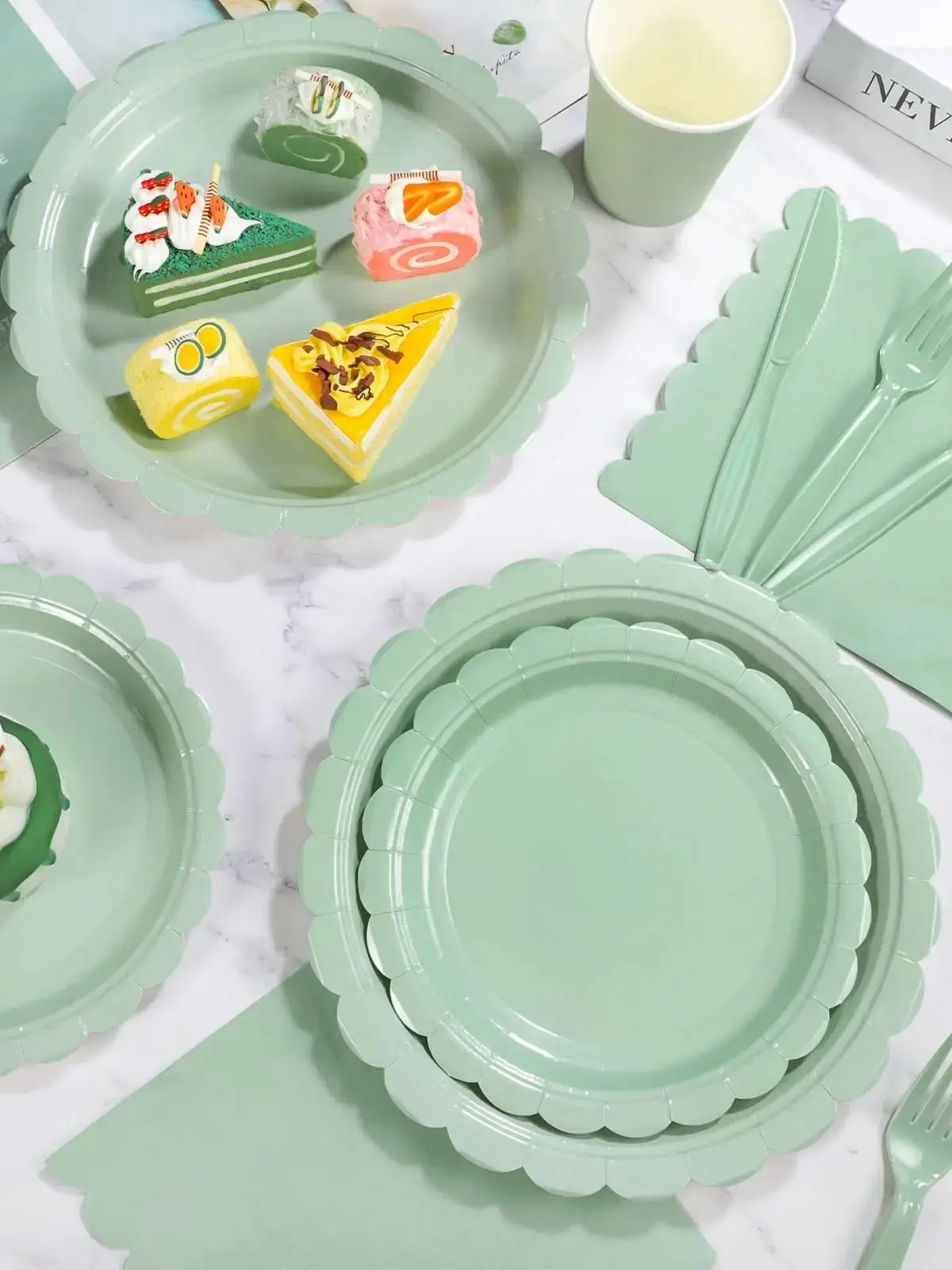 Assiettes de fête jetables en forme de pétale vert sauge, nappe en papier pétoncle, fournitures de fête d'anniversaire pour mariage, réception-cadeau pour bébé