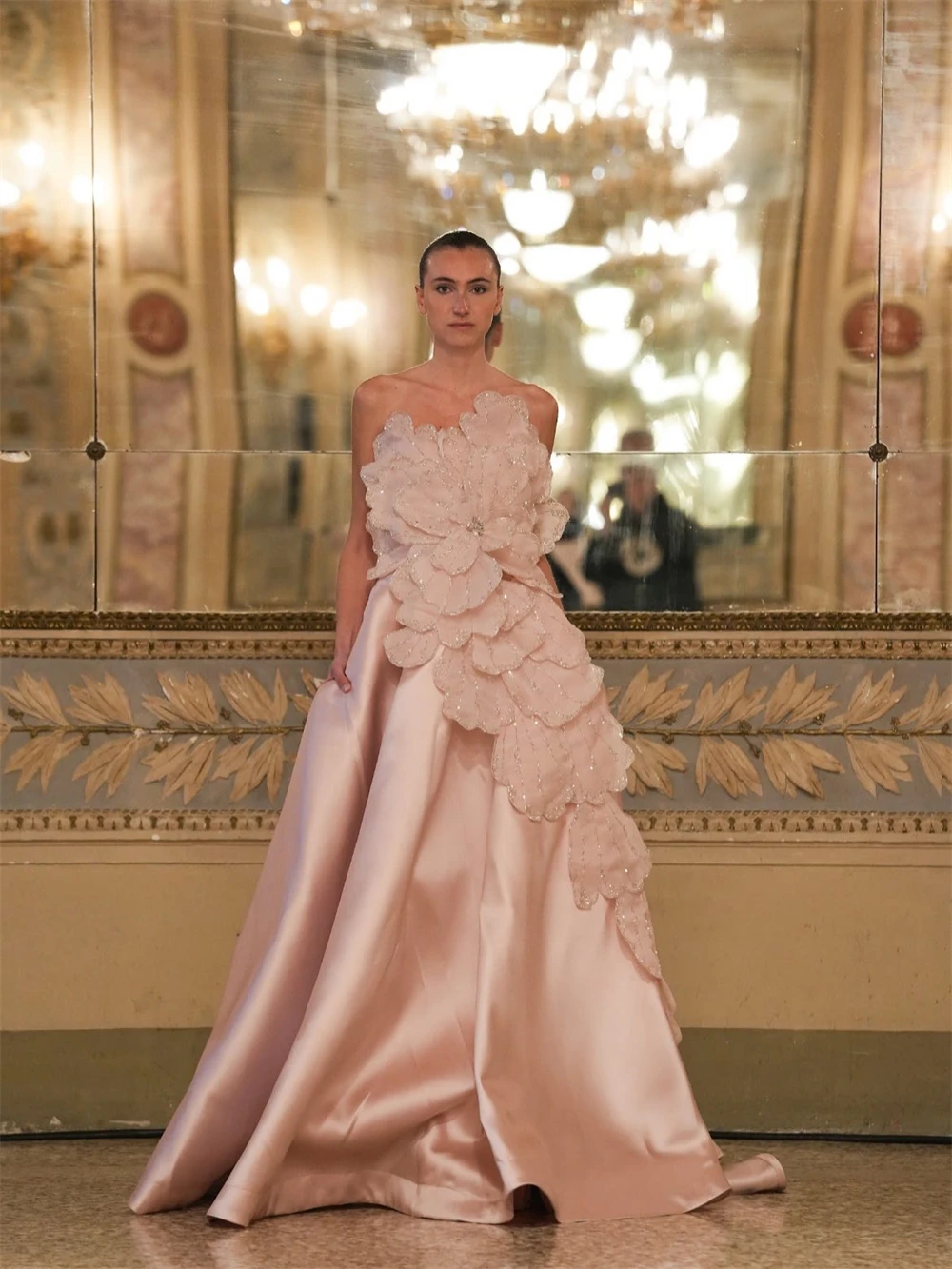 

Customized Simple Pink Satin Evening Dress Formal Strapless Sleeveless Celebrity Gowns Elegant A-Line Appliques Homecoming Dress