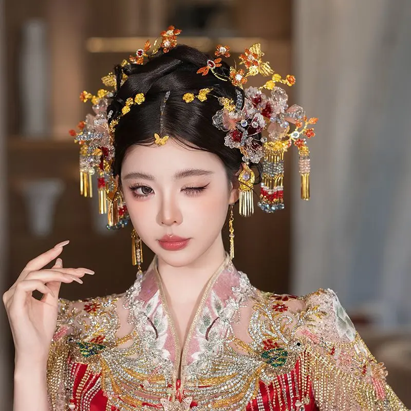 Traditional Chinese Bride Headpiece Xiuhe with Forehead Pendant Chain Butterfly Tassel Costume Wedding Accessory